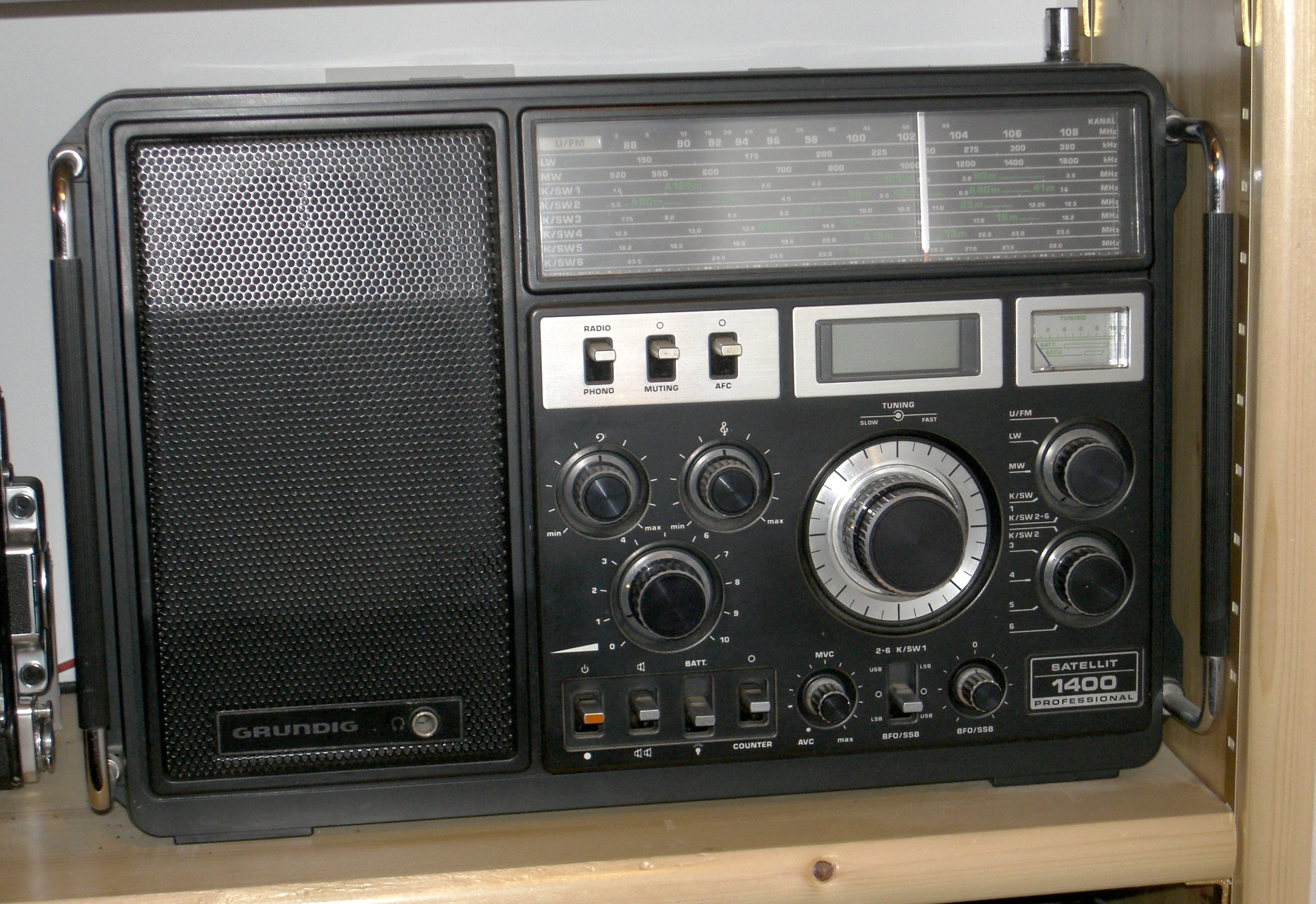 Grundig Satellit 1400 Professional
