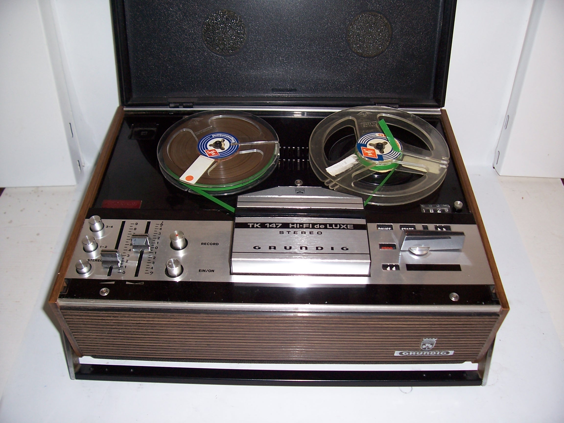 Grundig TK 147 HiFi De Luxe