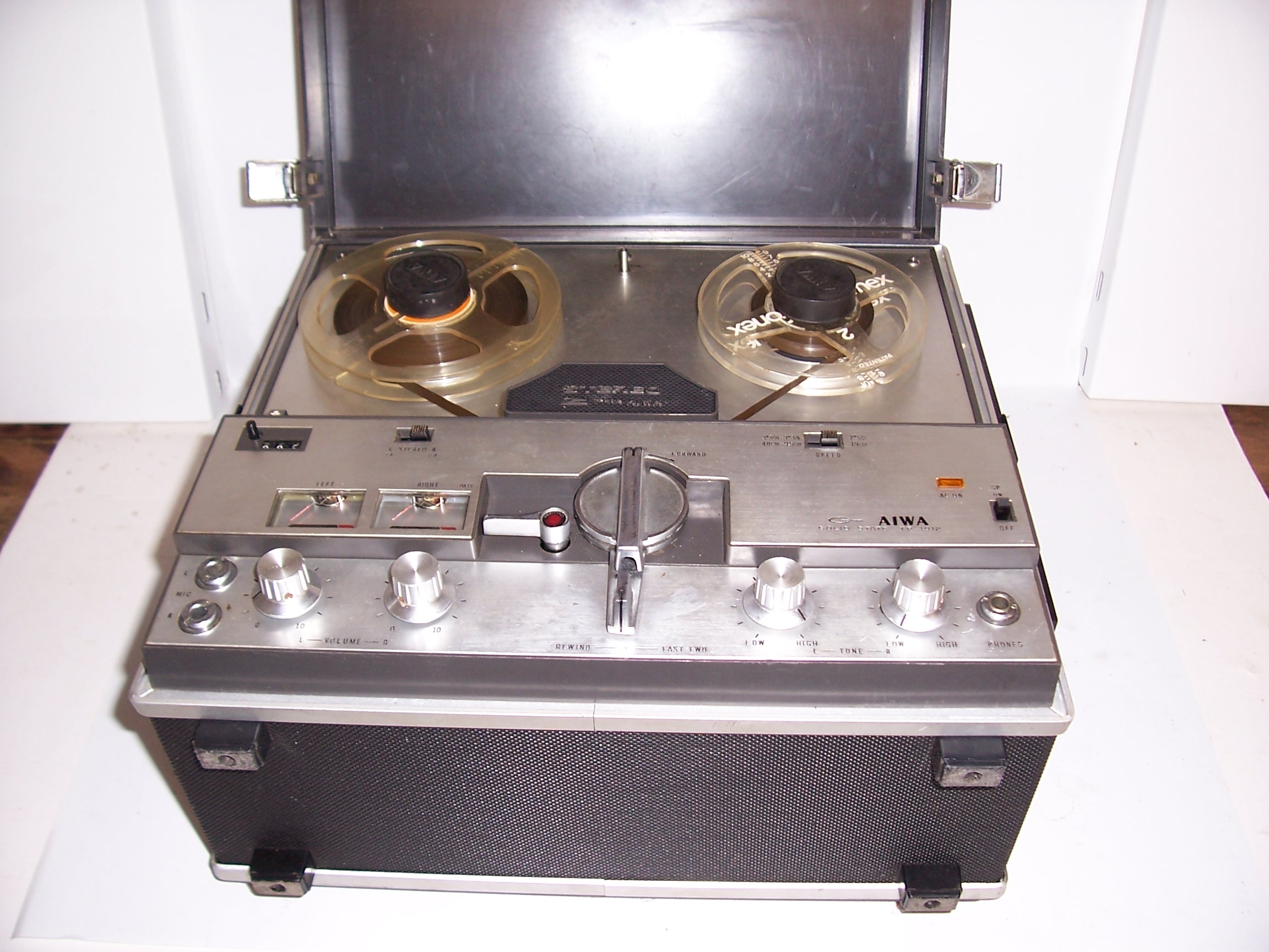 Aiwa TP-1012