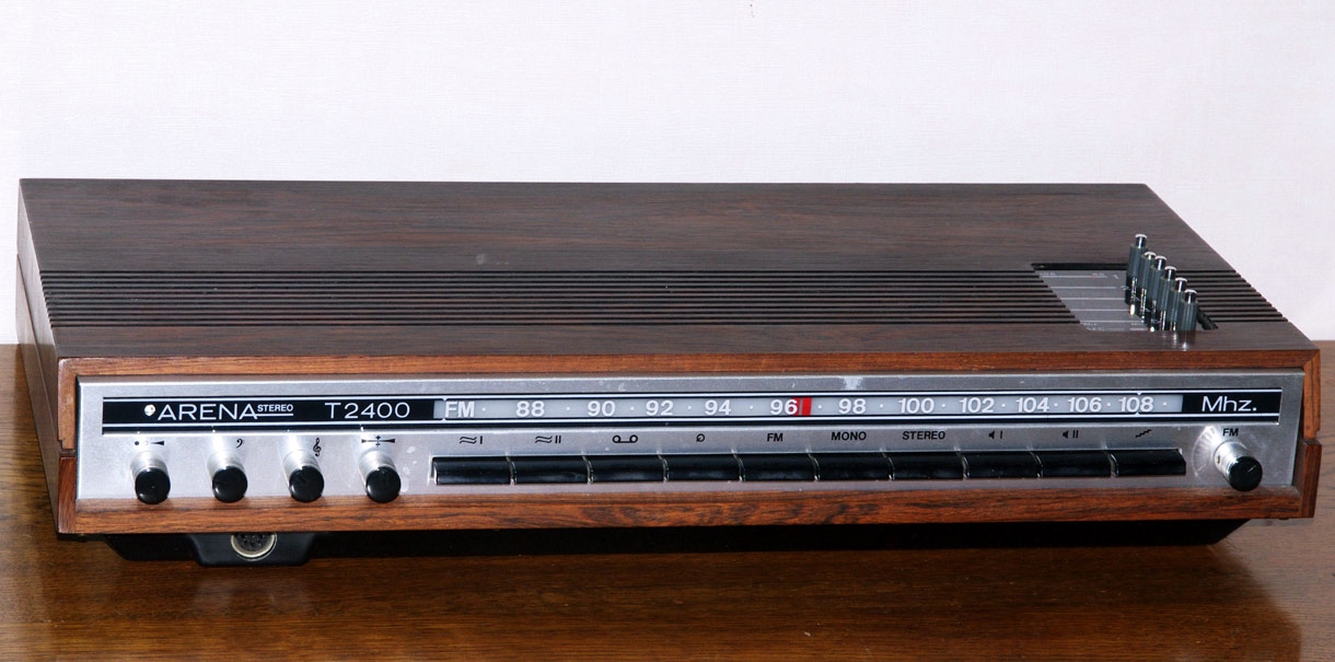 Arena   -   dès 1971 Rank Arena T 2400 Export