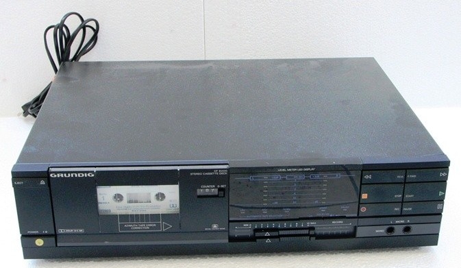 Grundig CF 8200