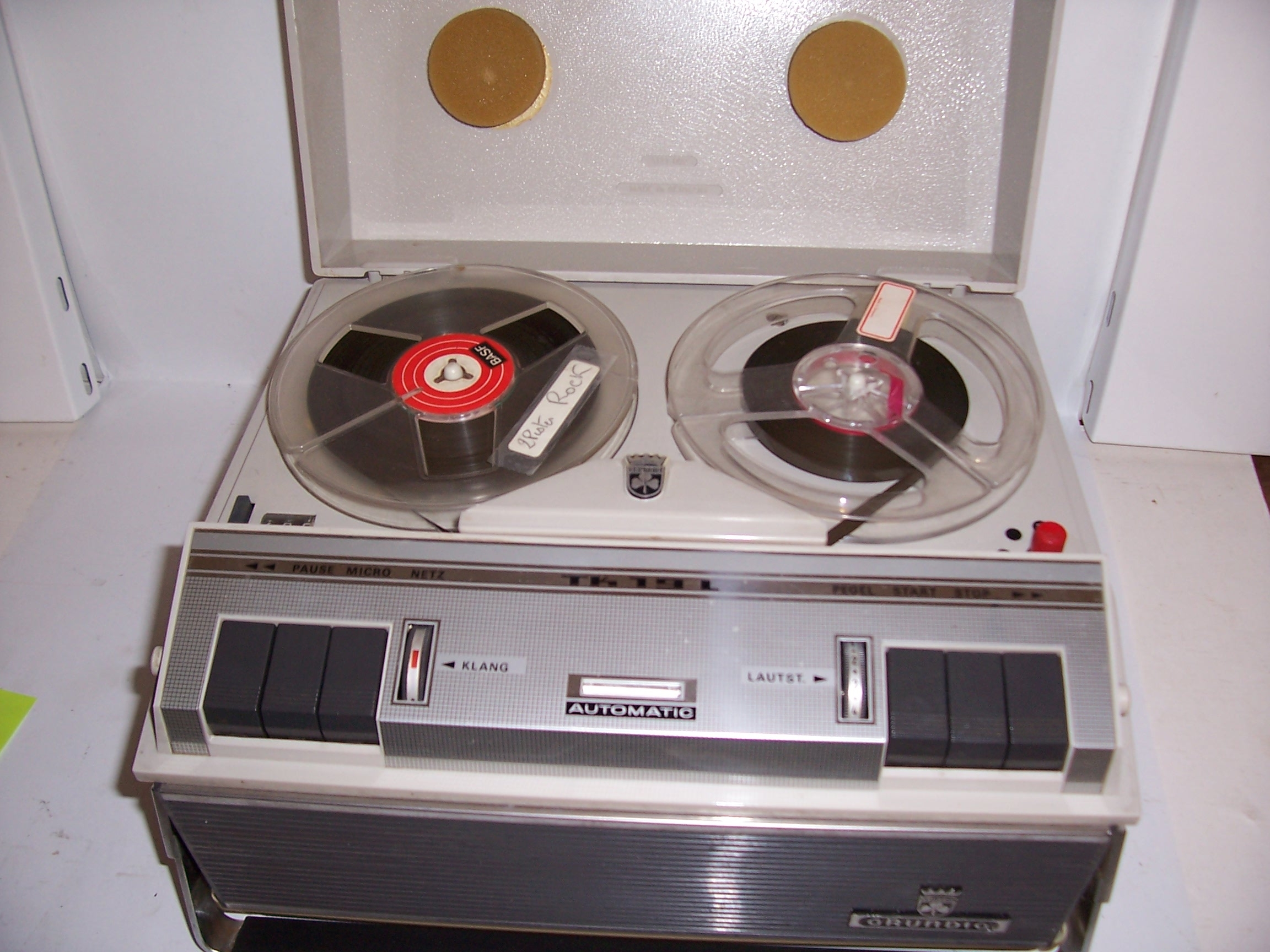 Grundig TK 19 L / De Luxe