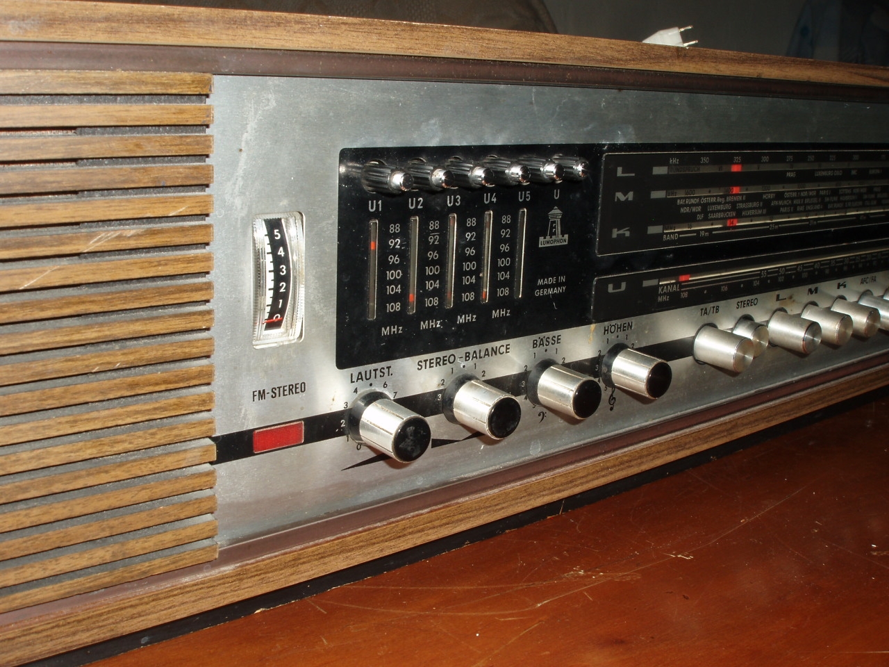 Lumophon  -  Lumophone Violetta 600 Stéréo