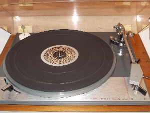 Lenco L75