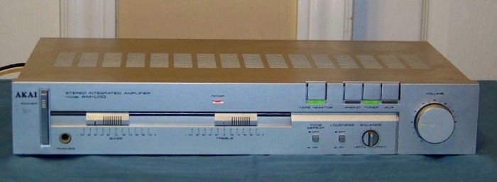 Akai AM-U110