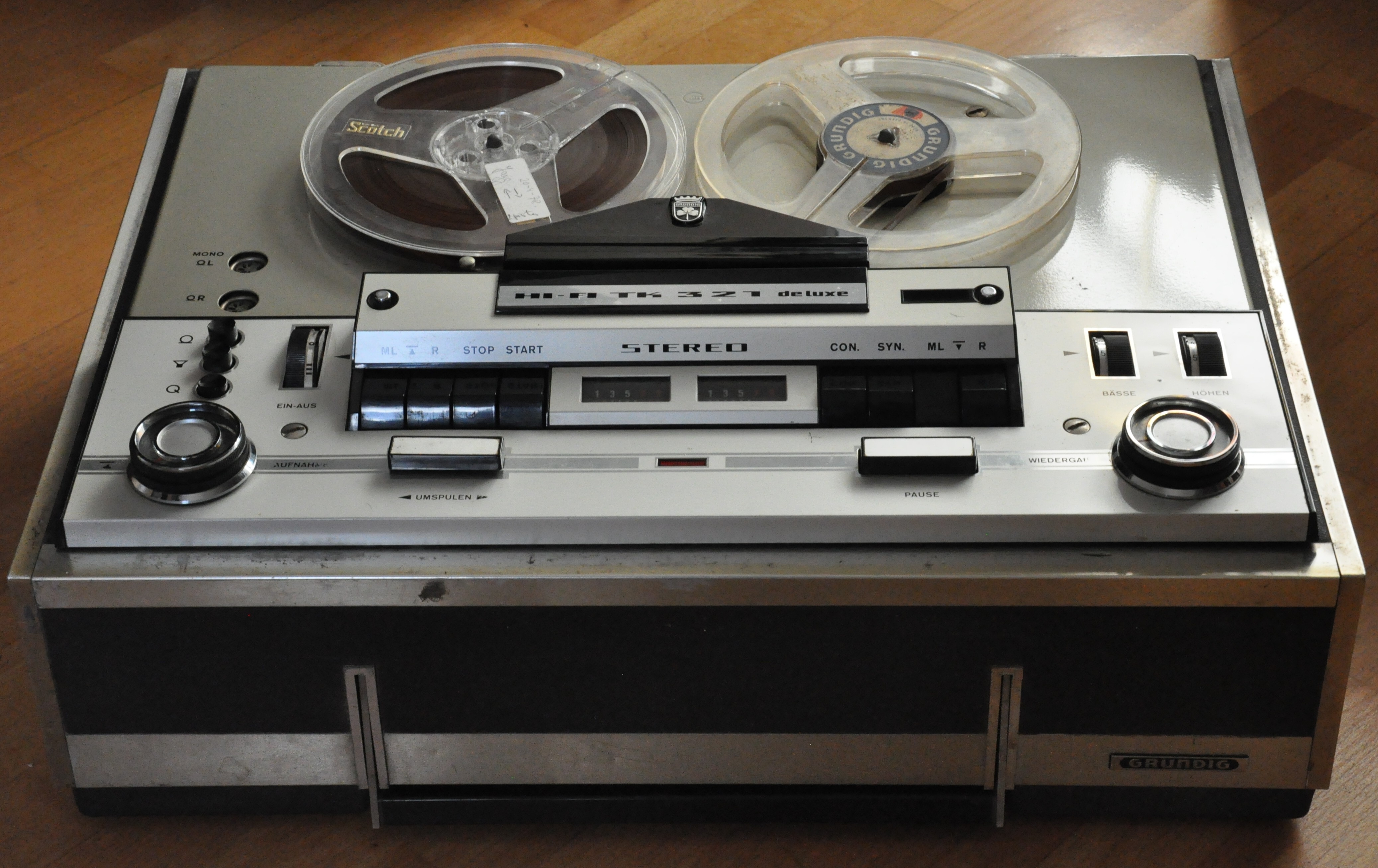 Grundig TK 321 L / De Luxe