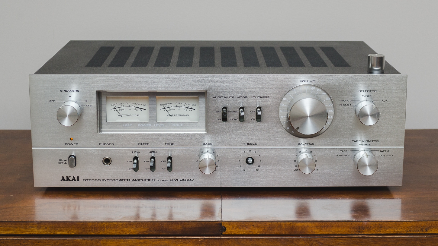 Akai AM-2650