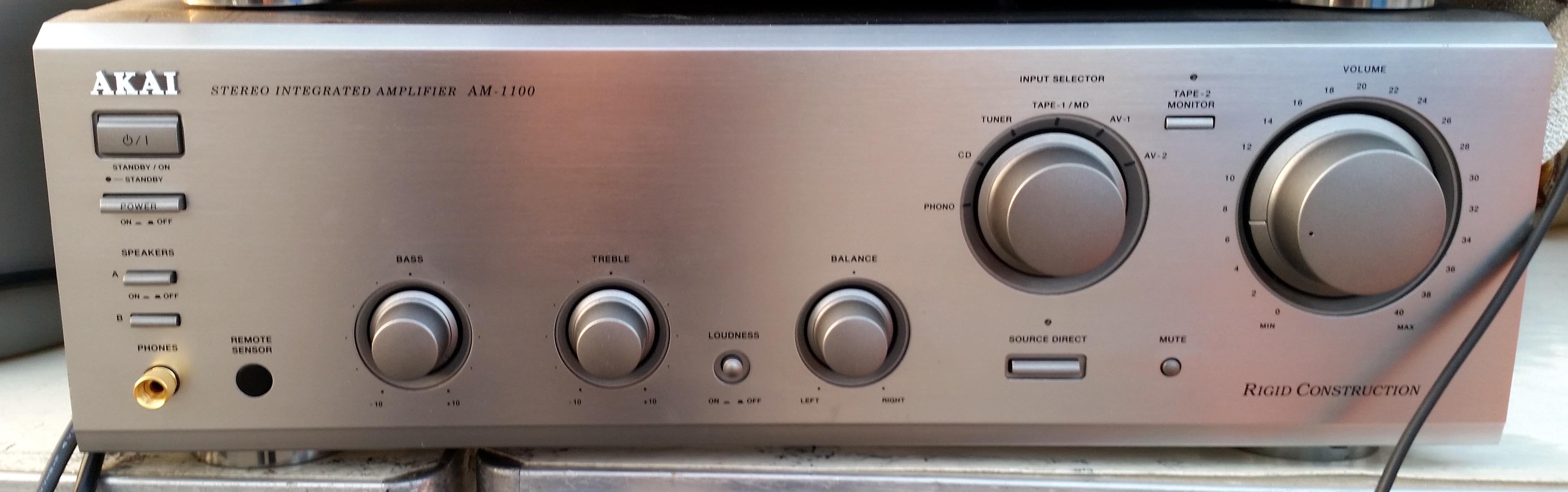 Akai AM-1100