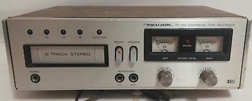 Realistic TR 884