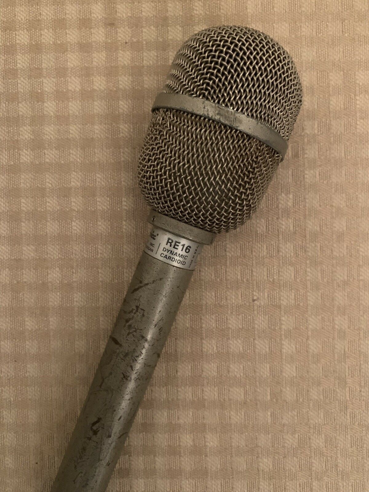 Electro-Voice RE 16