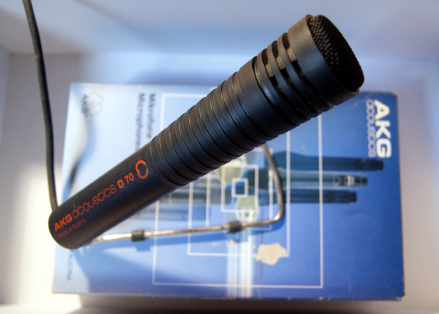 AKG D 70 M