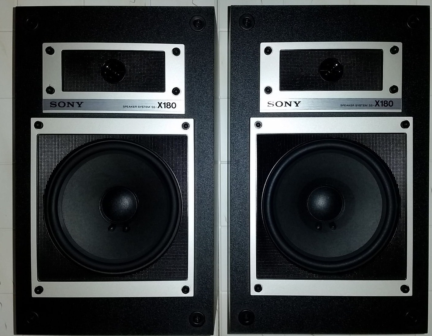 Sony SS X 180