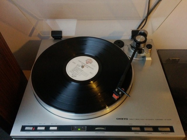 Onkyo CP 1027 F