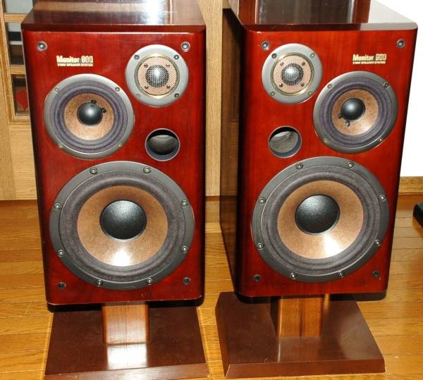 Onkyo Monitor 900