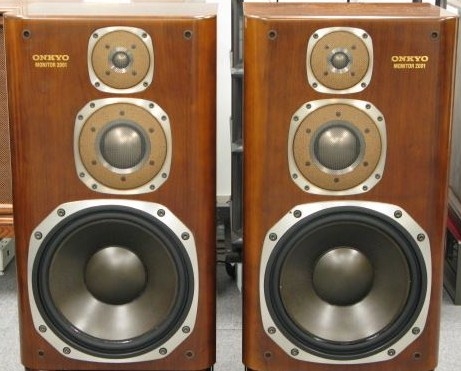 Onkyo Monitor 2001