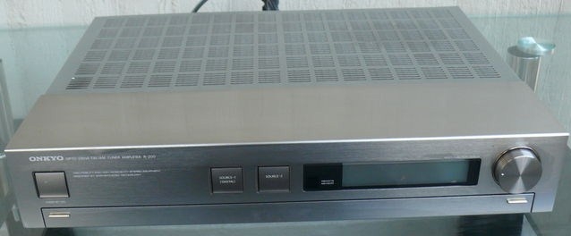 Onkyo R 200
