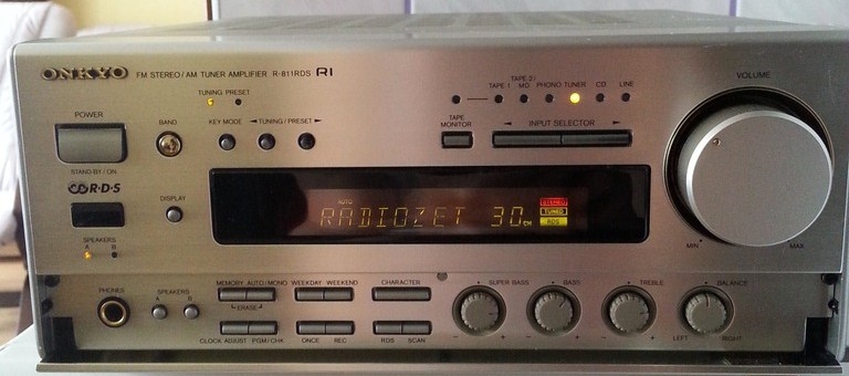 Onkyo R 811 RDS