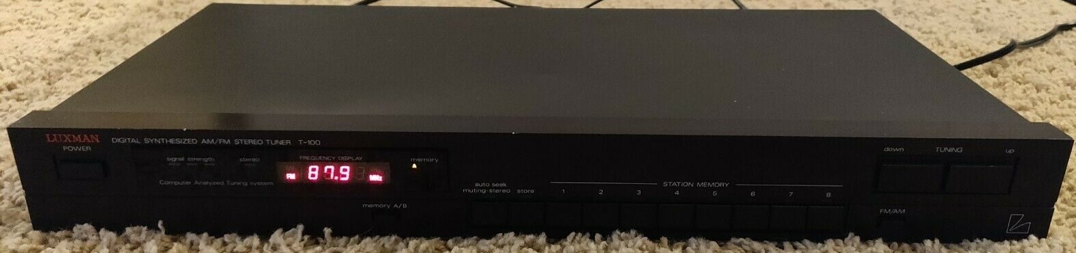 Luxman T 100