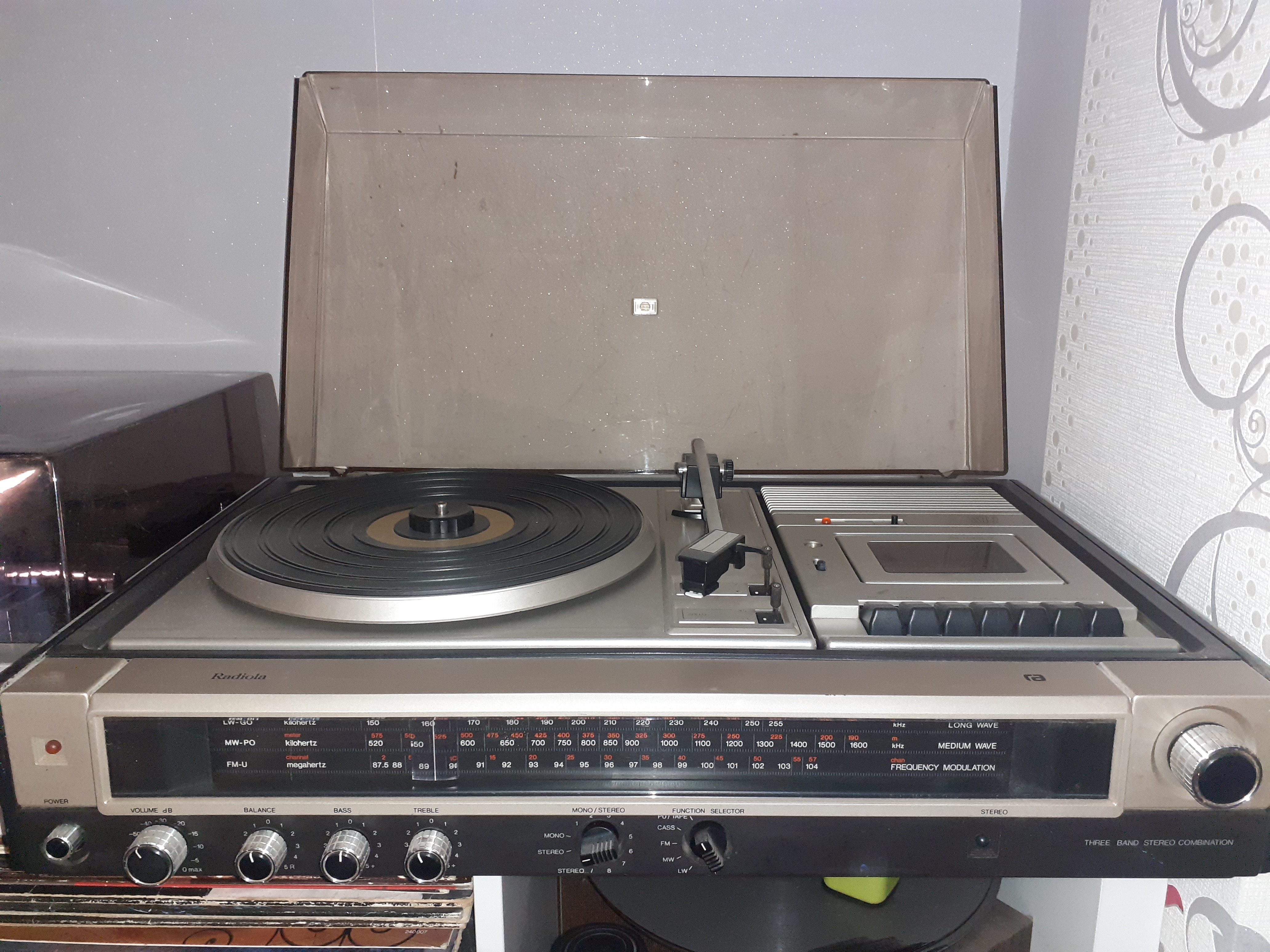 Radiola 22 AH 972