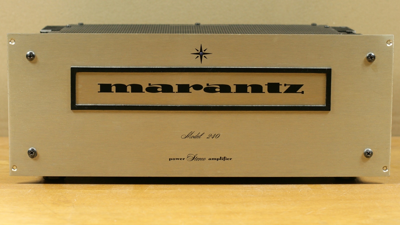 Marantz 240