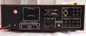 Version avec prises ampli et préampli  déconnectables