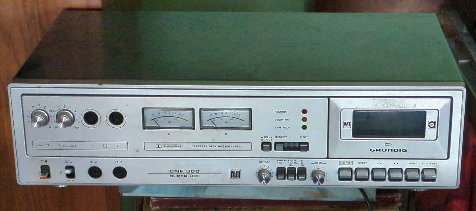 Grundig CNF 300