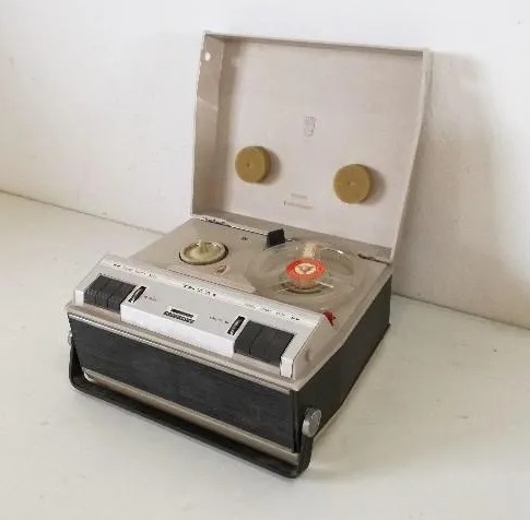 Grundig TK 23 L / De luxe