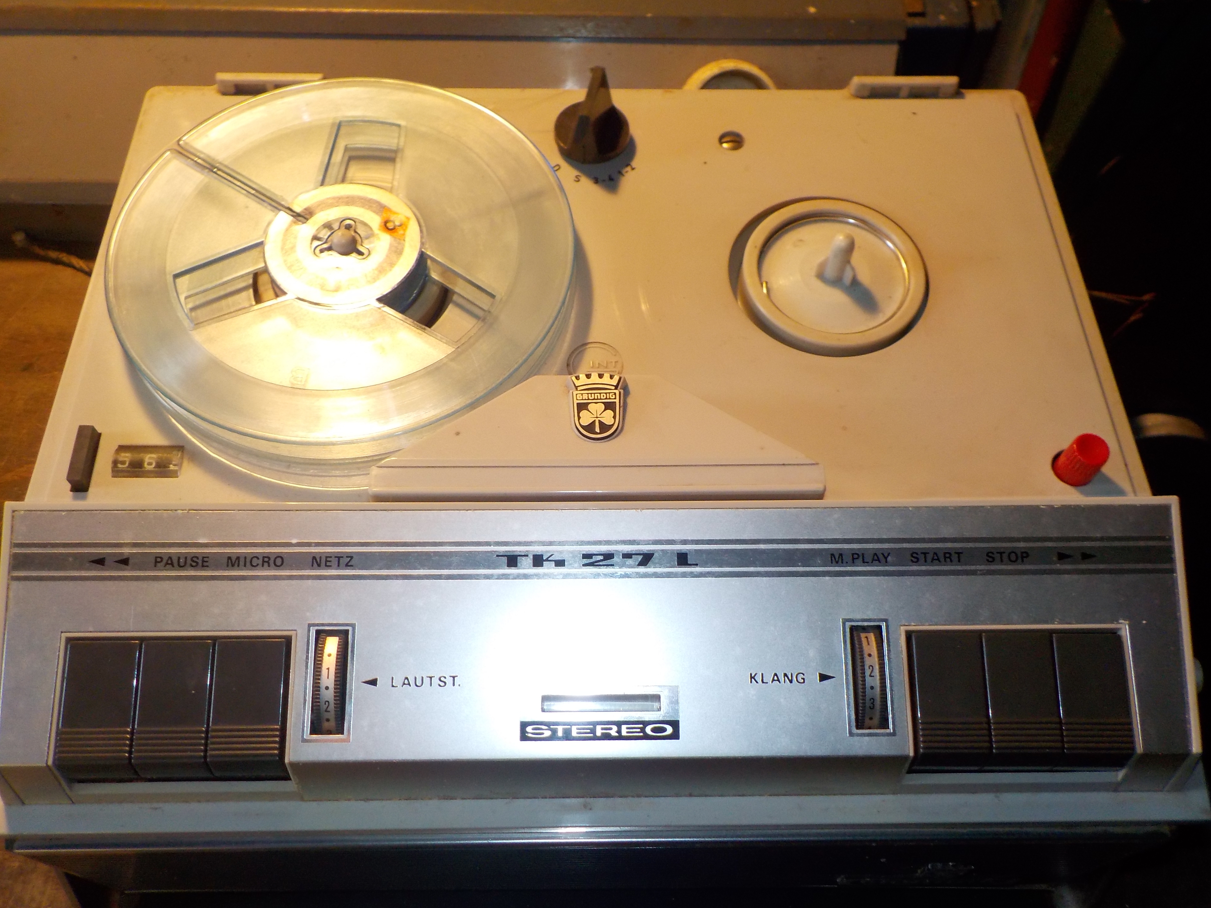 Grundig TK 27