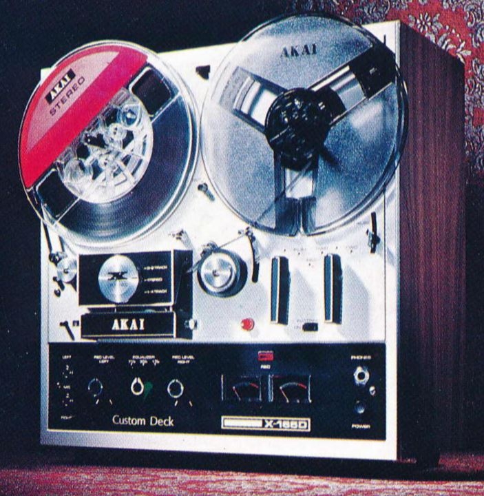 Akai X-165D