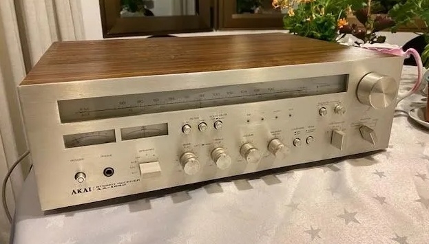 Akai AA-1050