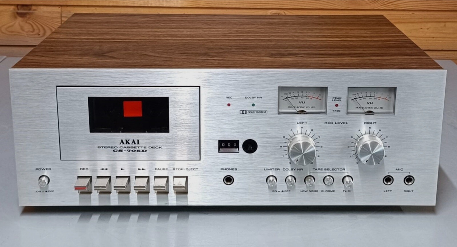 Akai CS-705 D