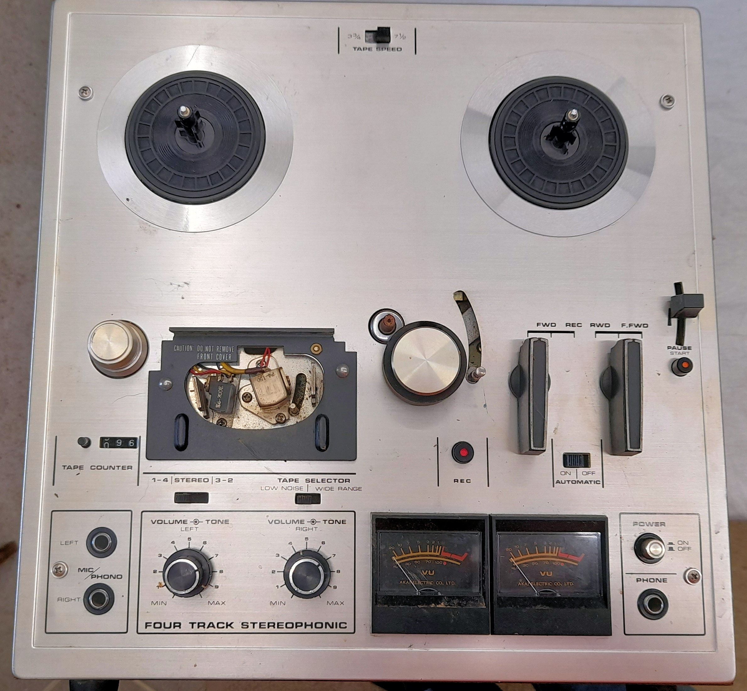 Akai 1722W