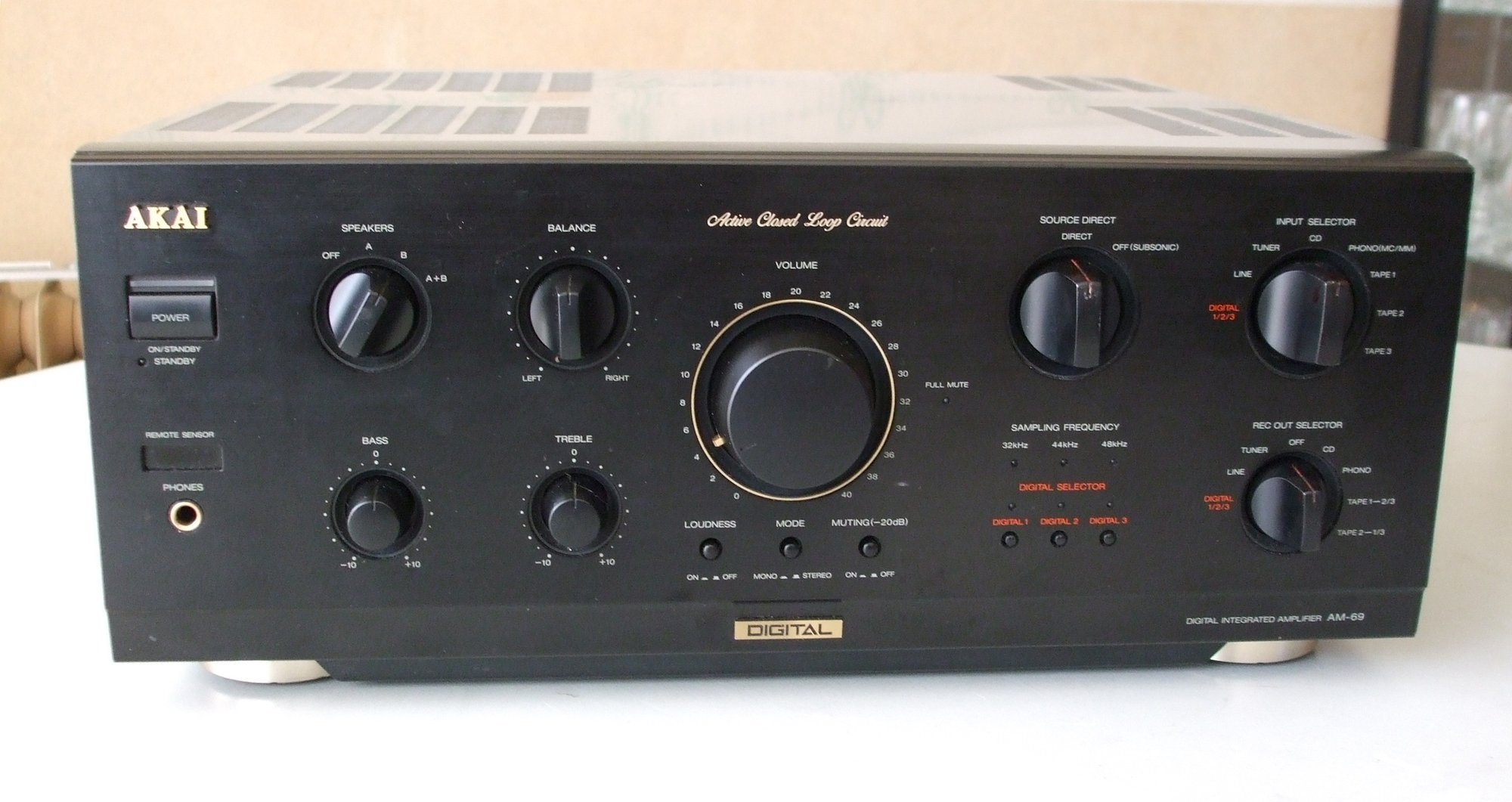 Akai AM-2950