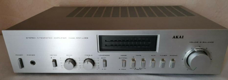 Akai AM-U33
