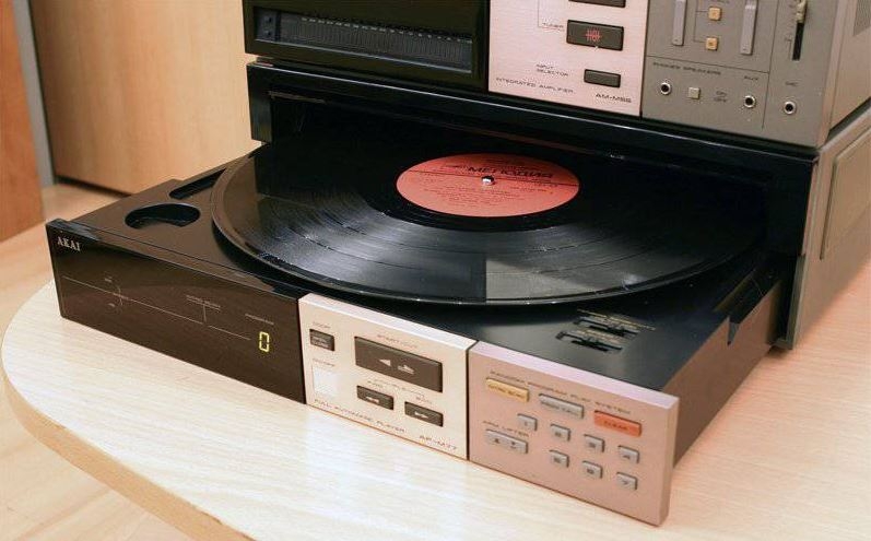 Akai AP-M77