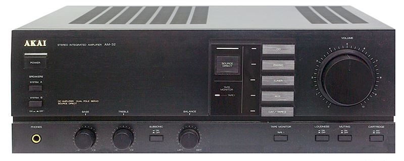 Akai AM-32