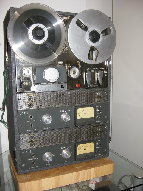 Akai M-7