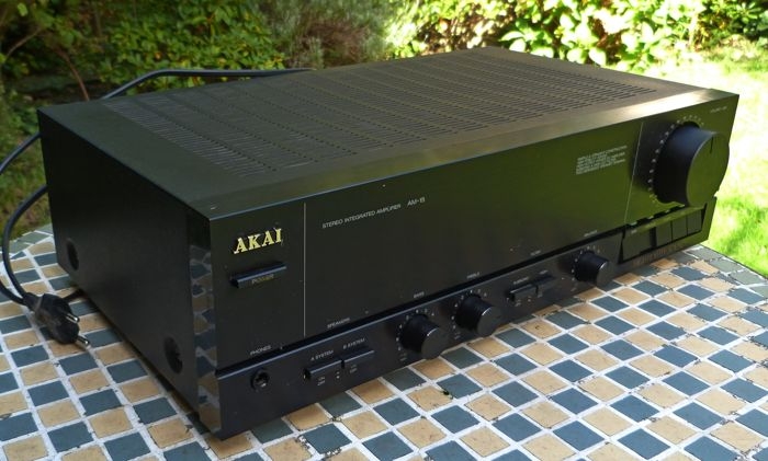 Akai AM-15
