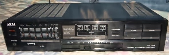 Akai AM-A102