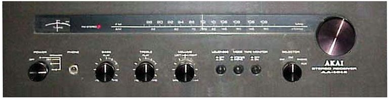 Akai AA-1015