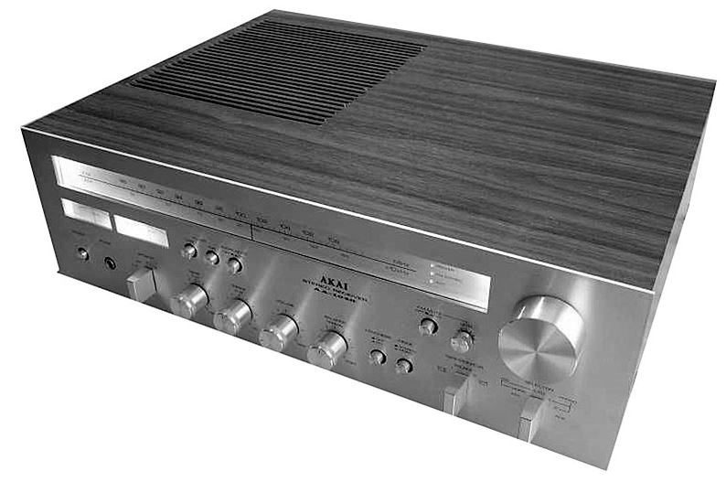 Akai AA-1040