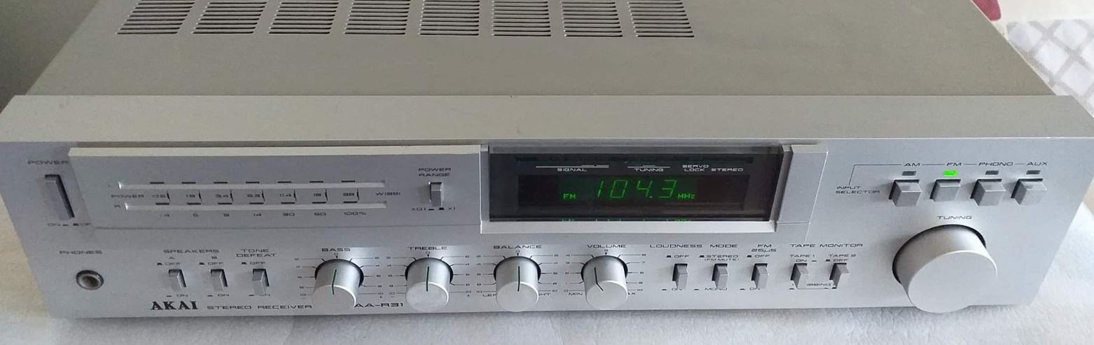 Akai AA-R31