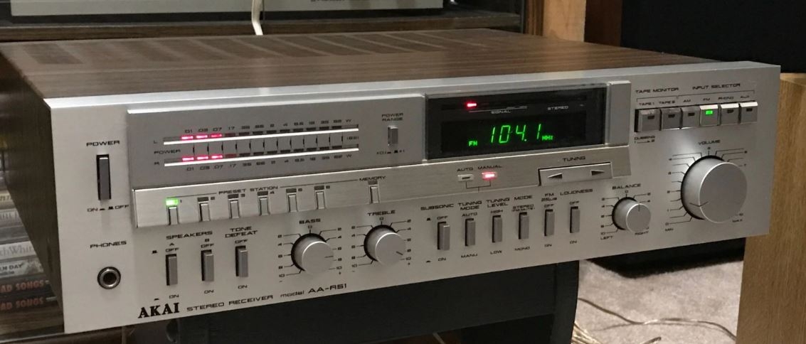 Akai AA-R51
