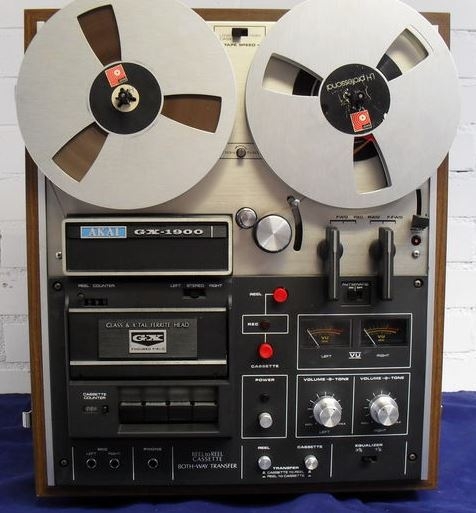 Akai GX-1900