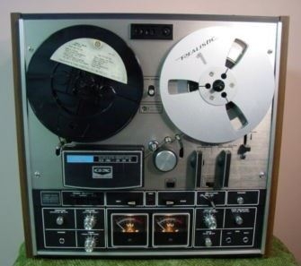 Akai GX-221