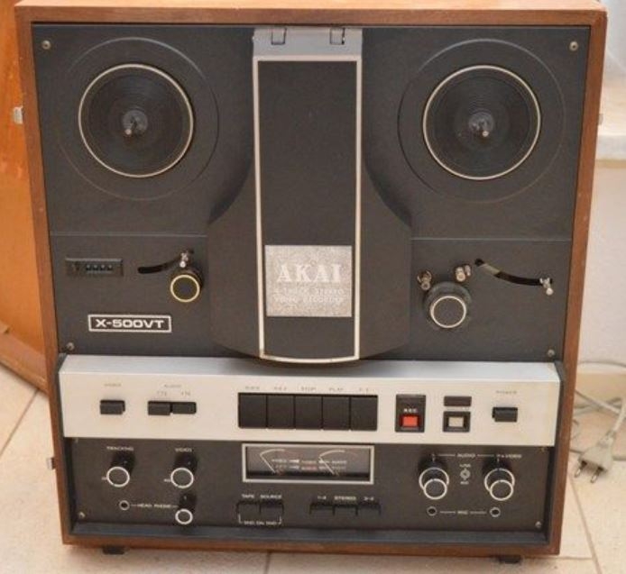 Akai X-500VT