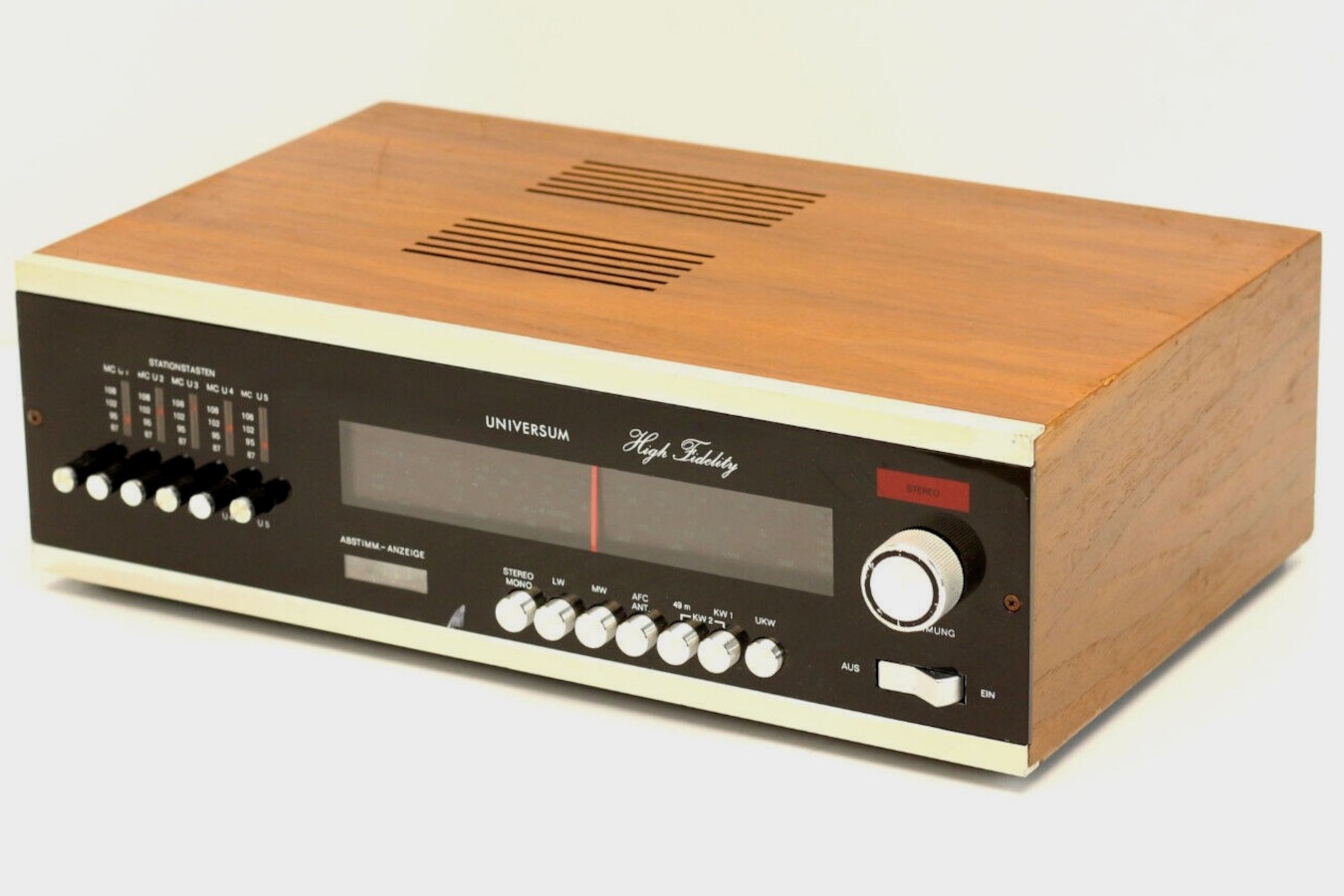 Quelle - Universum T 715