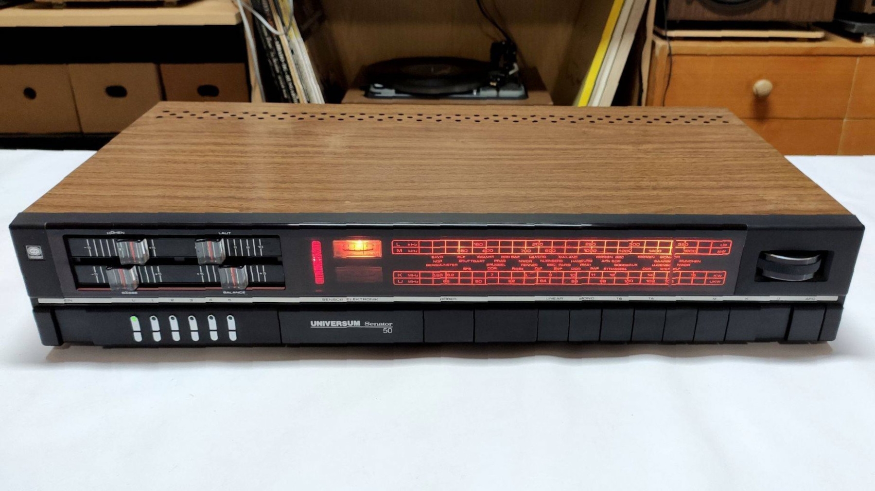 Quelle - Universum VT 2355 Senator 50