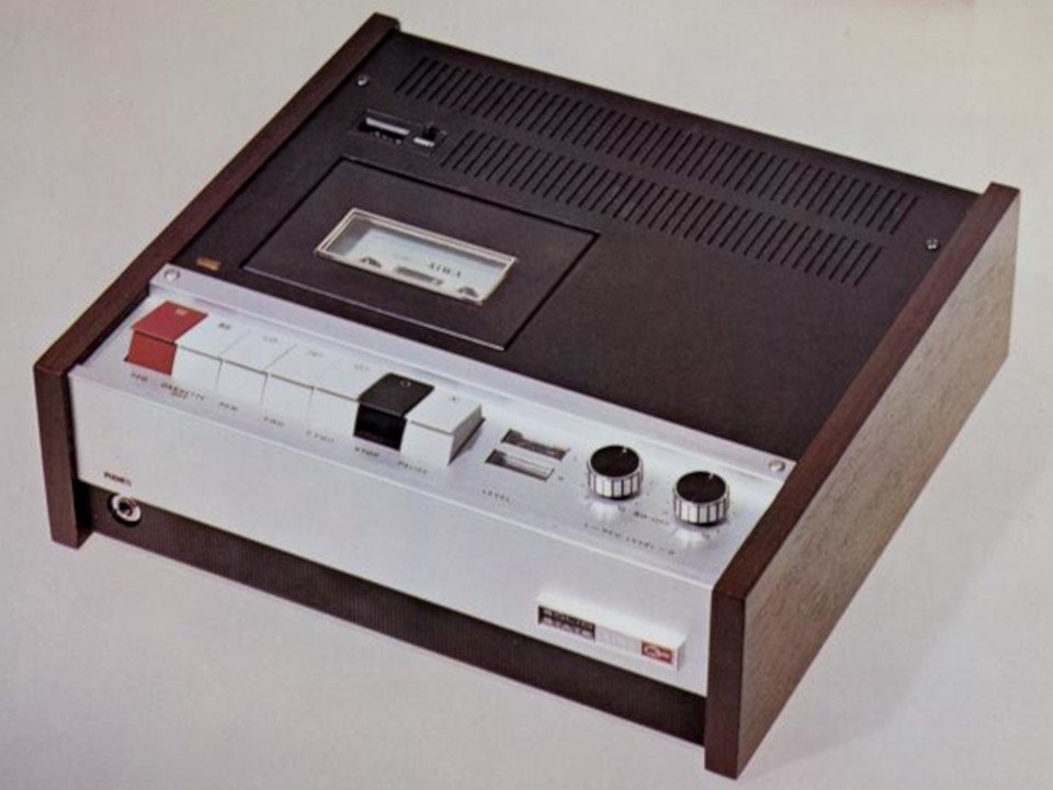 Aiwa TP-1009H