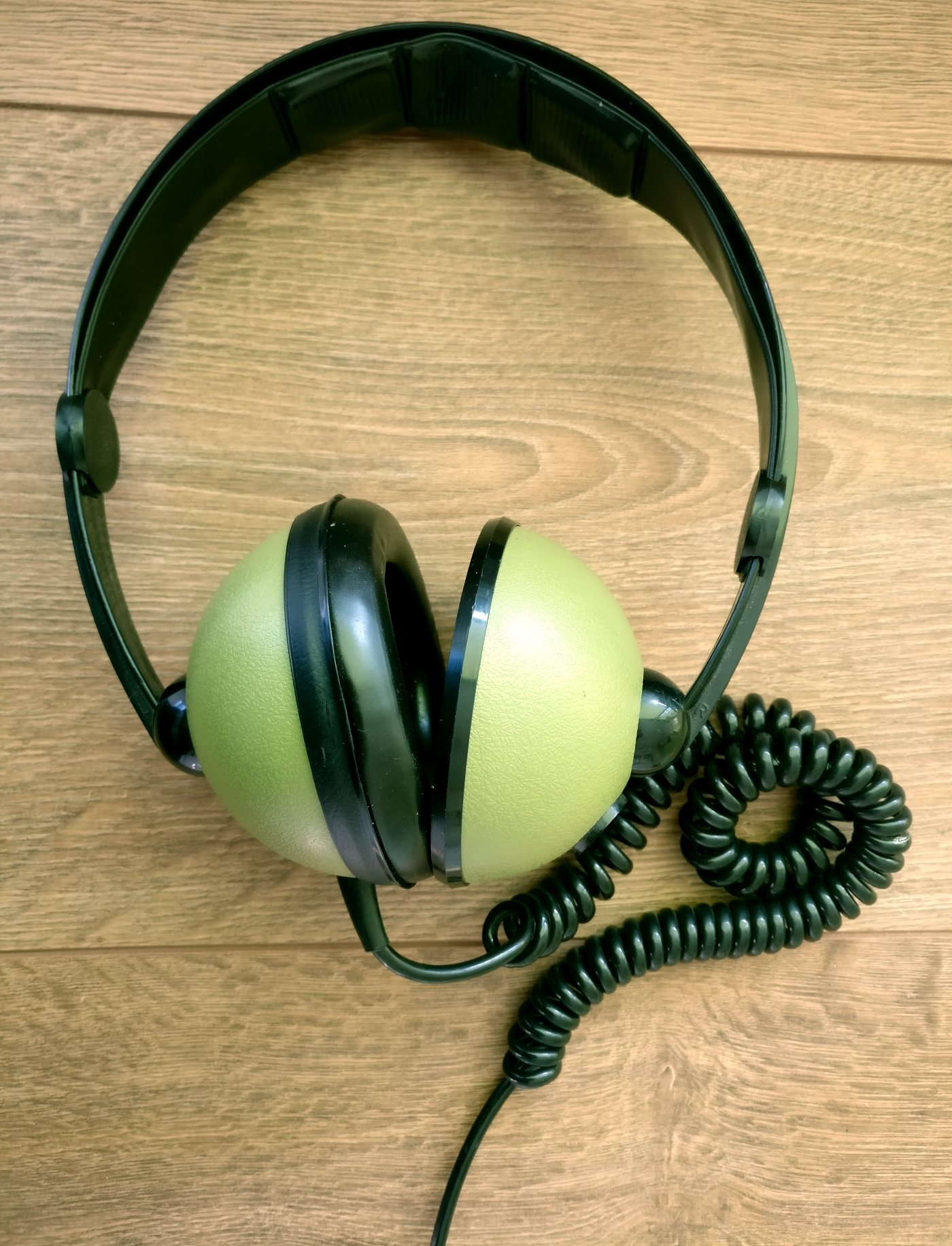 AKG KX2